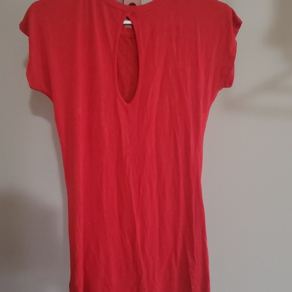 Red top - Picture 5 of 5